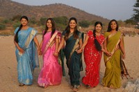 Bhaja Bhajantrilu Movie Spicy Photos